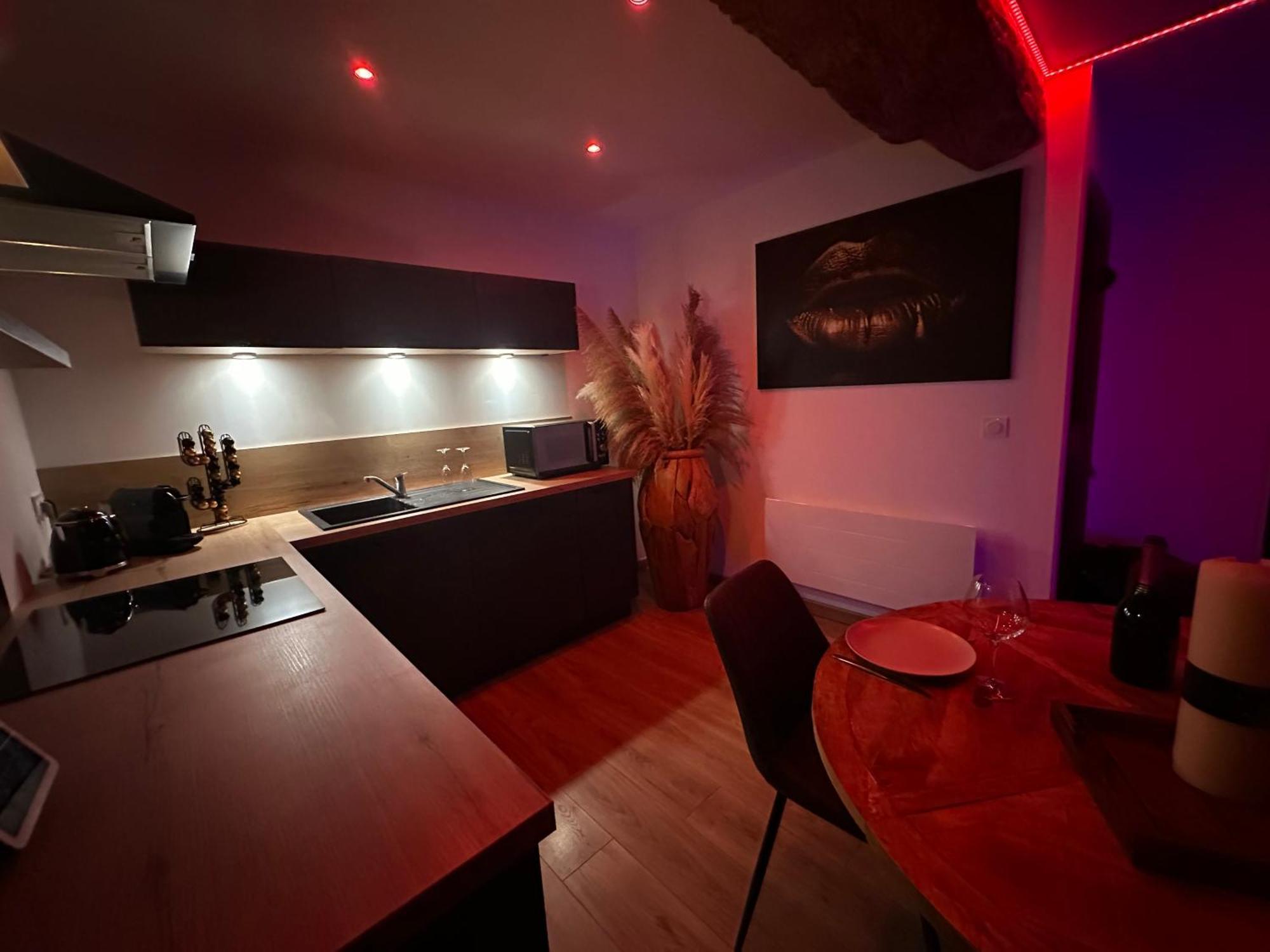 Roomandx-Loveroom-Caen-Bayeux Le Fresne-Camilly Exterior foto